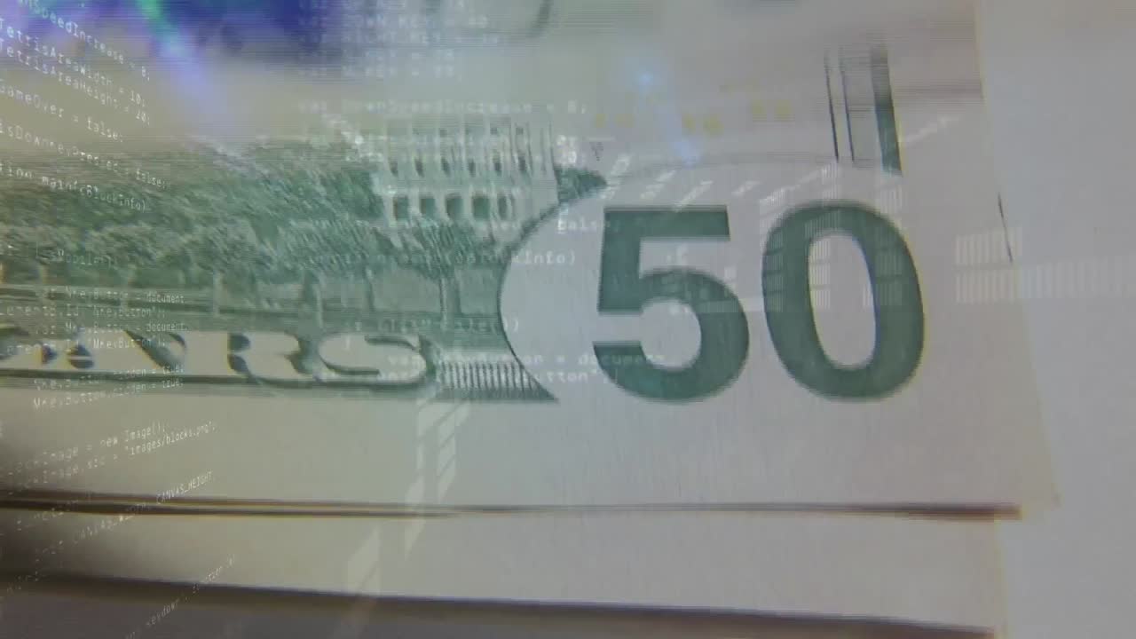 программные коды и бумажные счета