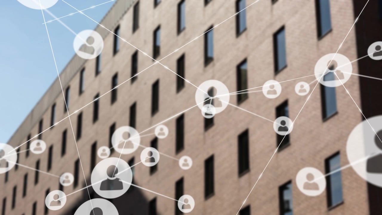 Animazione di una rete di connessioni con icone su un moderno edificio per uffici