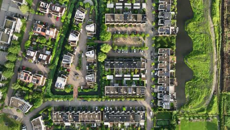 vista aérea de una zona residencial europea sostenible