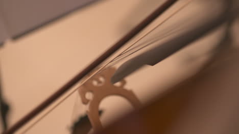 violonchelo en orquesta músico tocando violonchelo 6