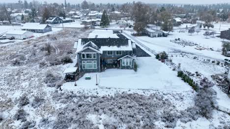 Casa-De-Artesano-Privada-Cubierta-De-Nieve-En-Spokane,-Washington