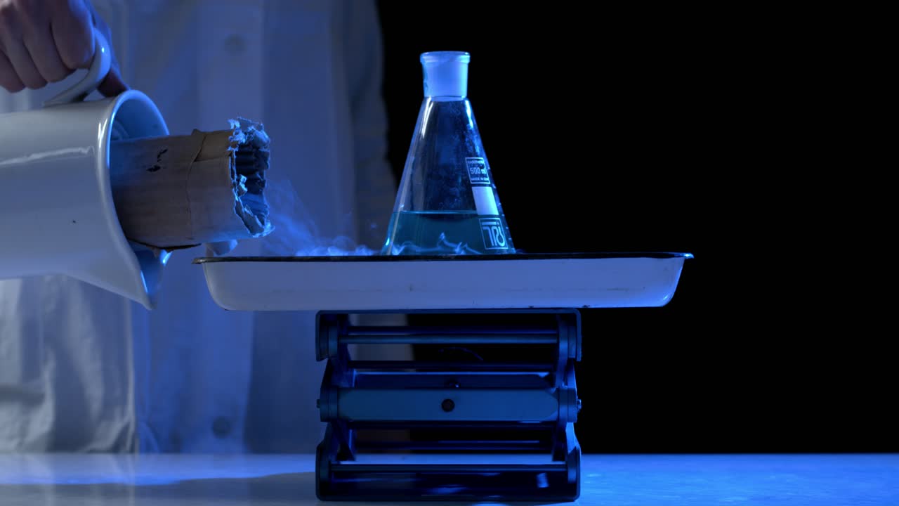 Science Experiment with Dry Ice and Flask