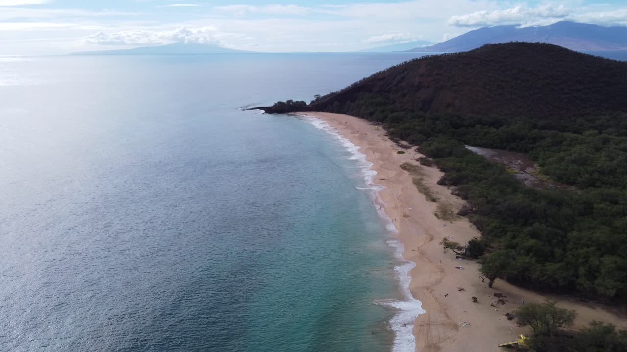 viendo la playa más hermosa de maui desde el cielo