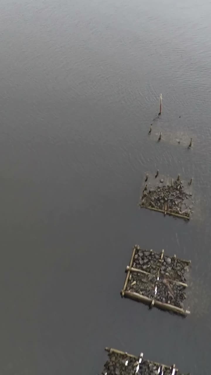 Structures in the water