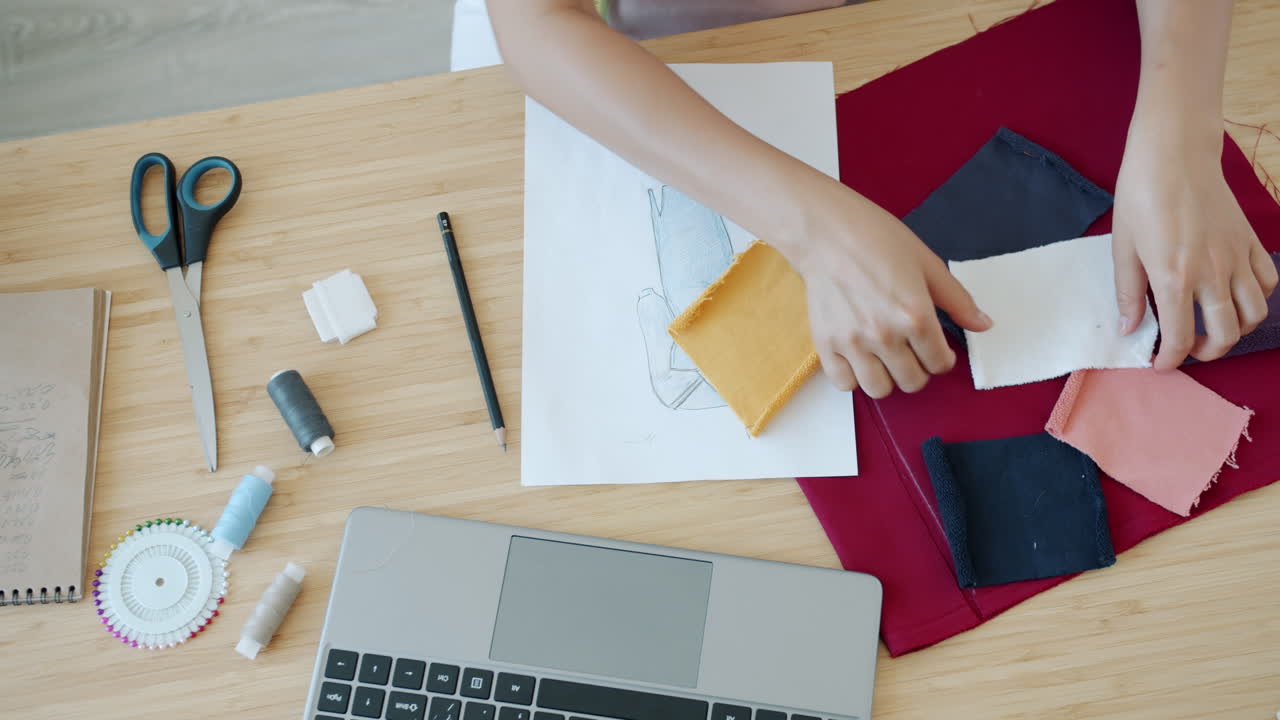 diseñador de moda en el trabajo