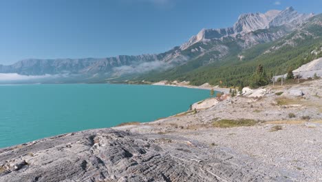 Berge-Und-See-In-Nordegg,-Alberta,-Kanada