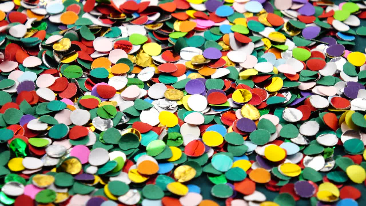 다양한 색의 콘페티를 어, 축제 배경