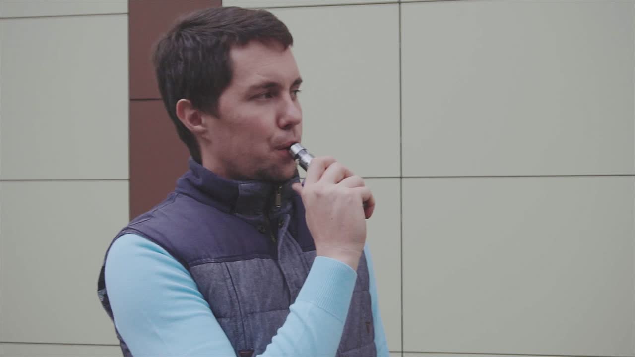 vaping на открытом воздухе