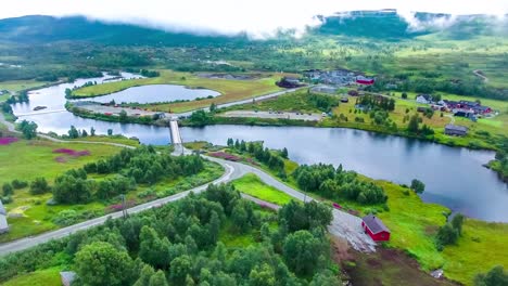 Imágenes-Aéreas-Hermosa-Naturaleza-Noruega.