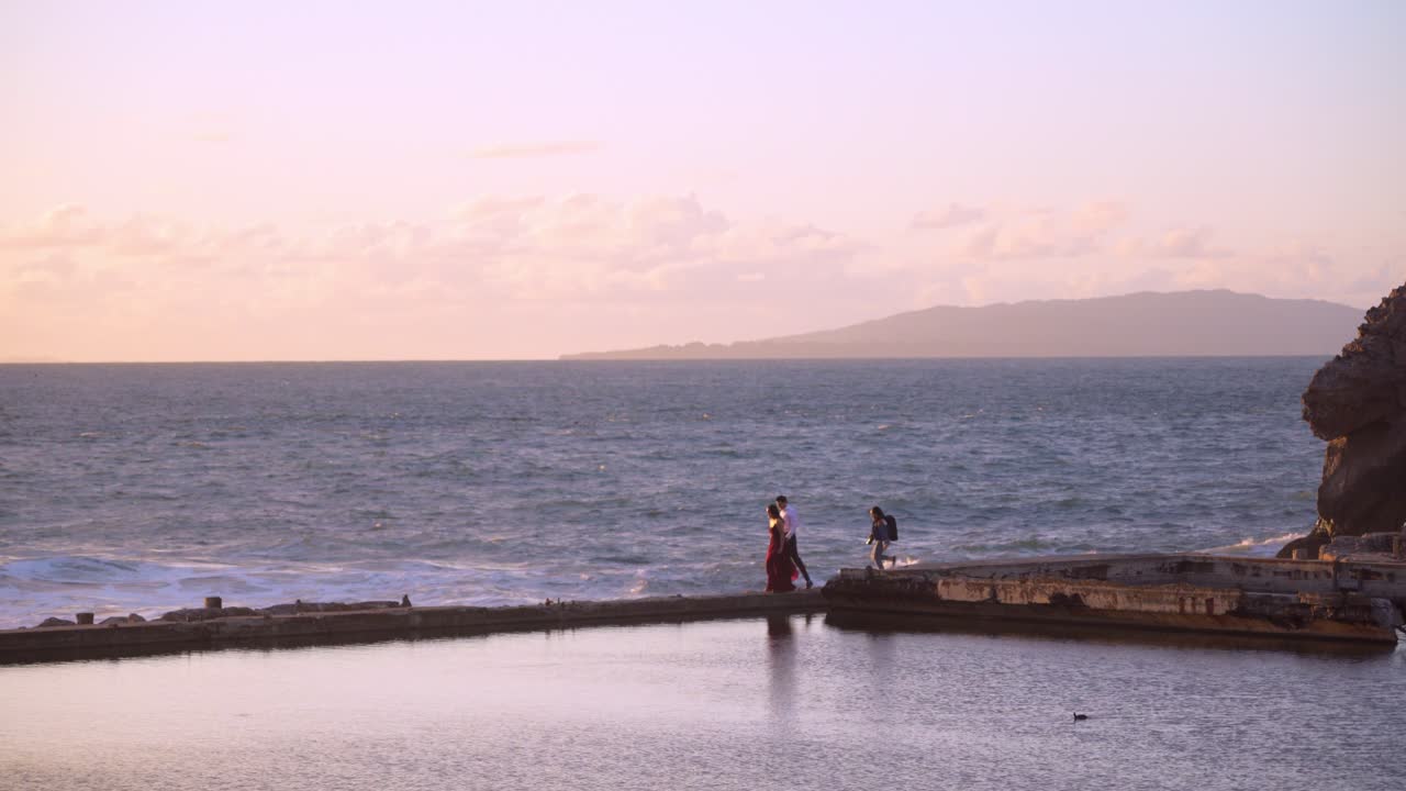 바다의 아름다운 전망과 사진 촬영 세션이 있는 육지의 끝 샌프란시스코