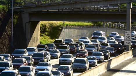 Morning-westbound-traffic-under-overpass-on-the-H1-Freeway-in-Honolulu-Hawaii