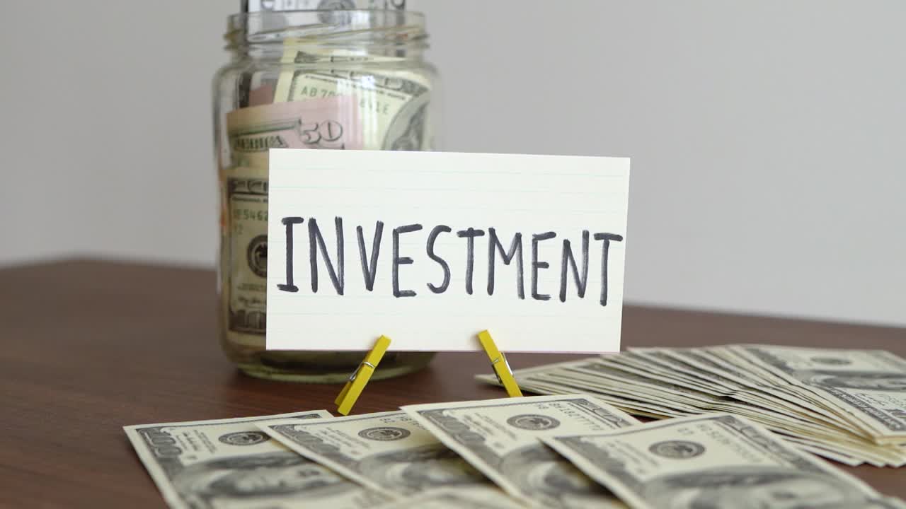 dinero ahorrado para invertir y ganar más dinero