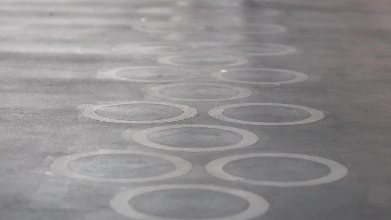 디자인을 뛰어넘는 사람의 순차적인 프레임