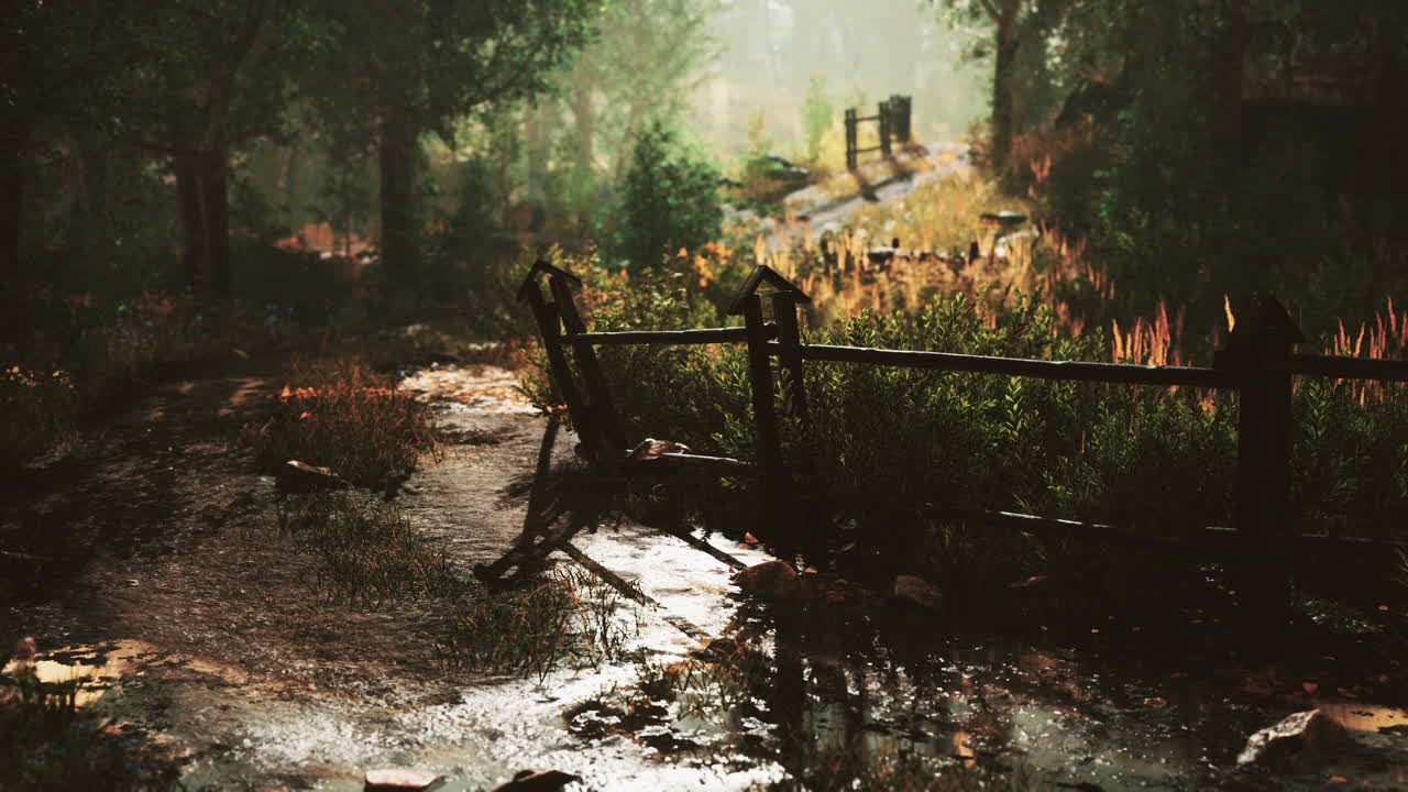 푸른 하늘 아래 녹색 숲 필드에서 울타리