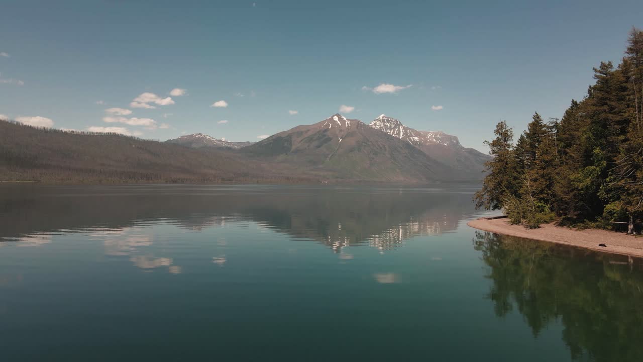 lago cinematográfico mcdonald, bosque nacional y montañas