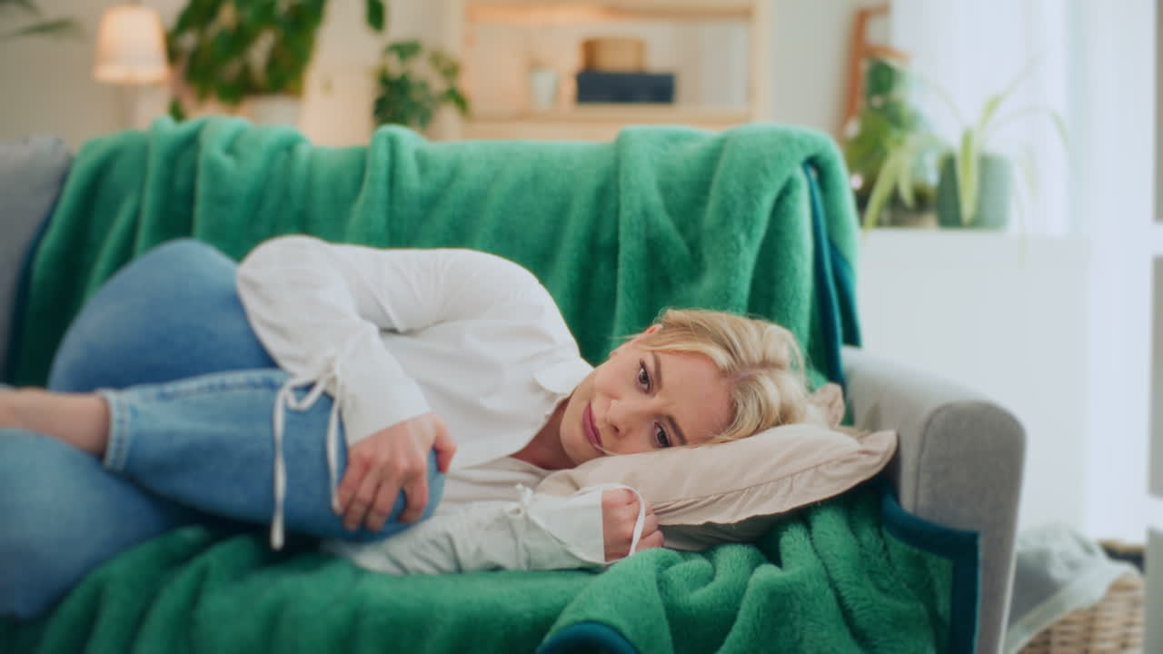 부서진 불행한 여자