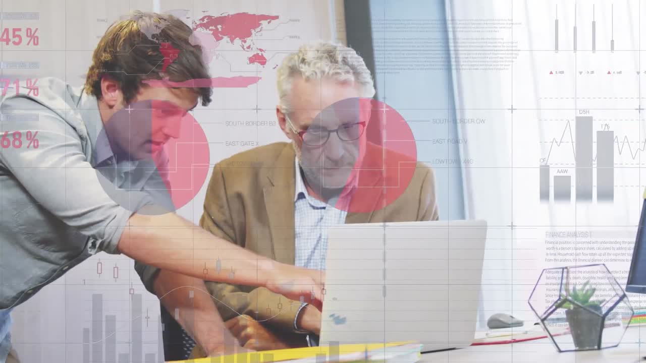 animación del procesamiento de datos financieros sobre diversas personas de negocios que trabajan en la oficina