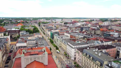 Paisaje-Urbano-De-Katowice-En-Polonia---Toma-Aérea-De-Drones