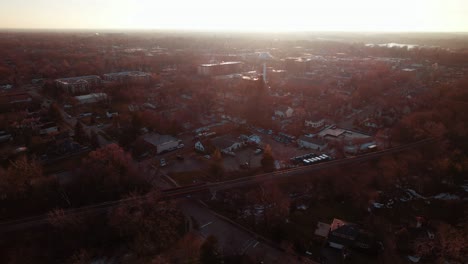 Libertyville,-Illinois,-EE.-UU.-Puesta-De-Sol-Aérea-4k