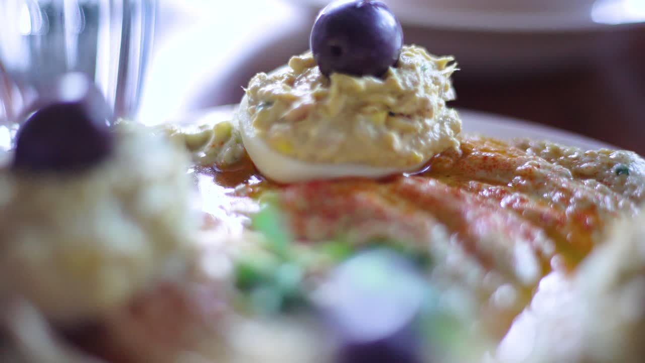 ensalada de berenjenas de huevo y mostaza