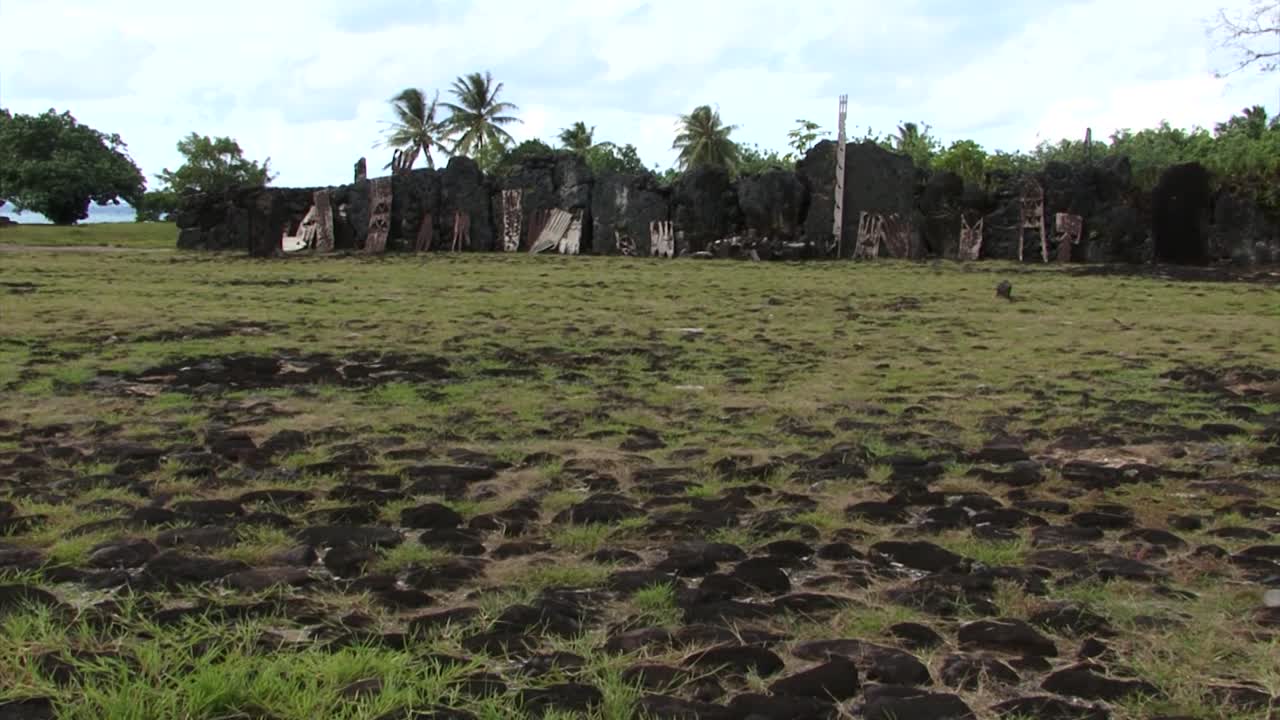 lugar sagrado taputapuatea marae, raiatea, islas de la sociedad, polinesia francesa