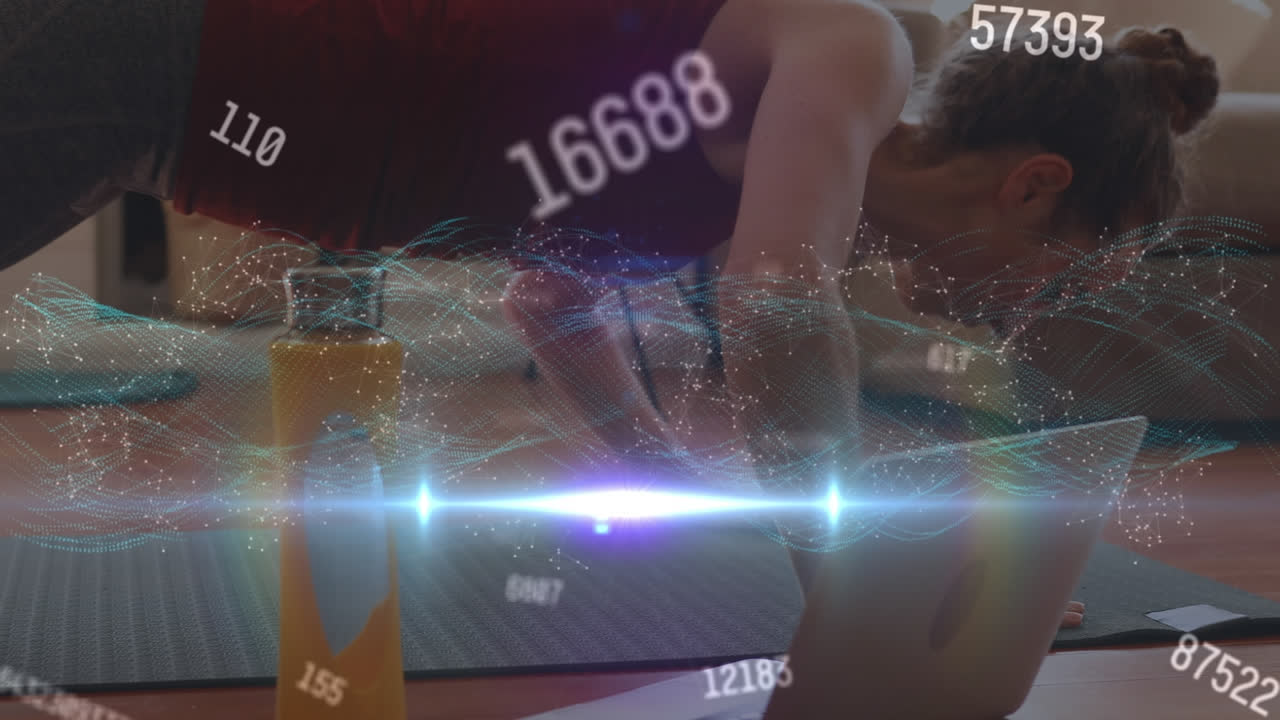 데이터 프로세싱과 함께 세계 지도와 네트워크의 애니메이션, 노트북을 사용하는 여성에 대한 운동