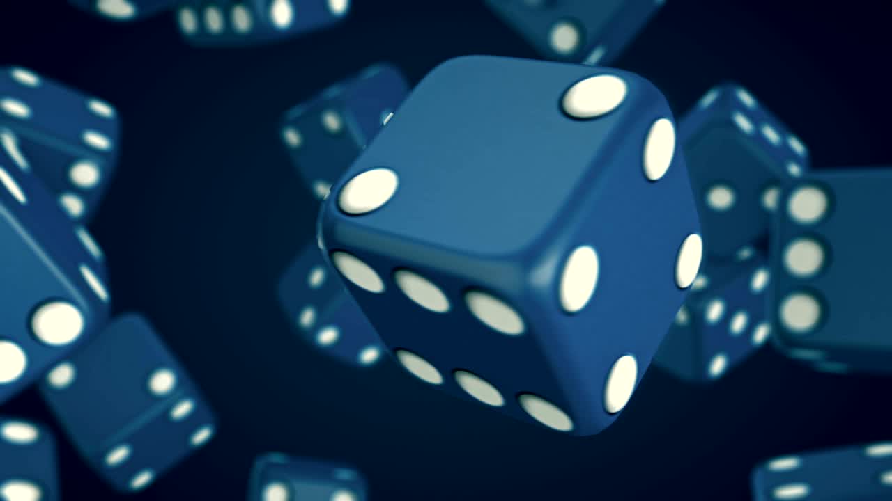 dice girando y transición con luma mate canal alfa - bucle sin costuras - video de stock