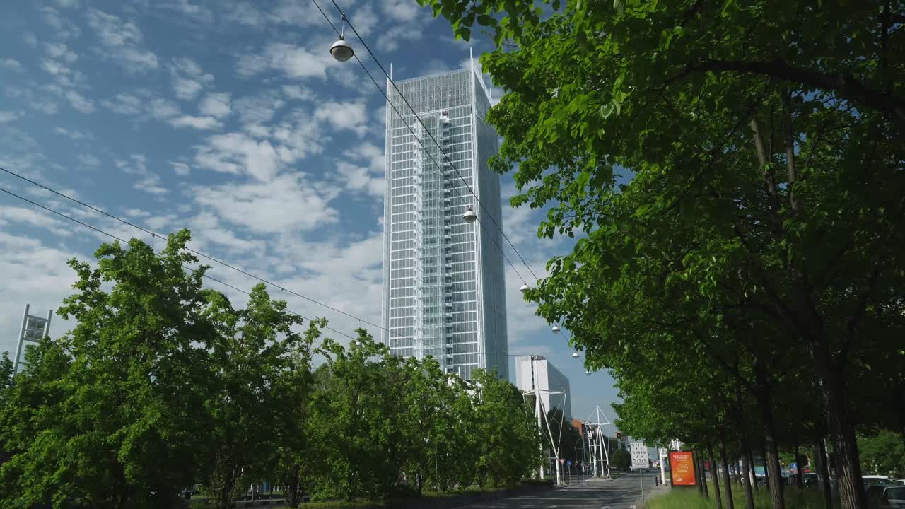 revelación cinematográfica de intesa san paolo en turín, italia.