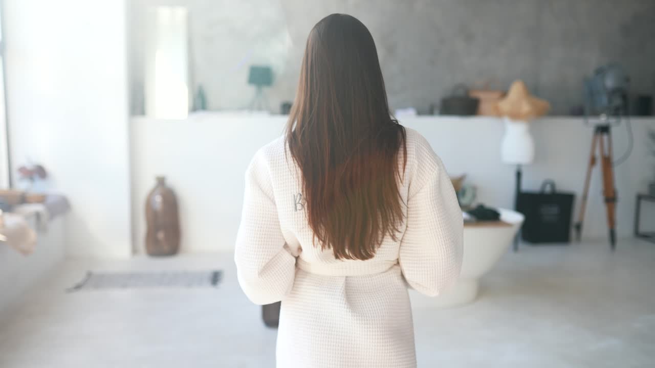 색 목욕복 을 입은 여자