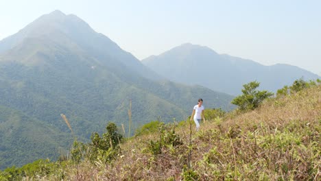 Woman-walking-on-a-clear-day