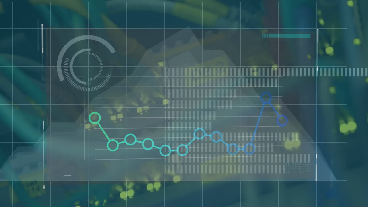 animación del procesamiento de datos diversos sobre la pantalla con cables de servidor