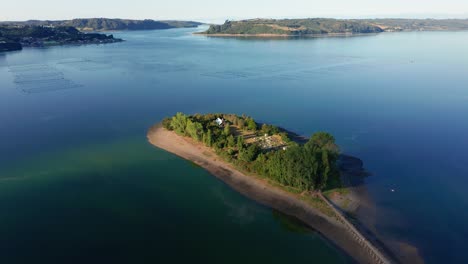 Luftaufnahme-Der-Insel-Aucar-Vor-Der-Insel-Chiloe