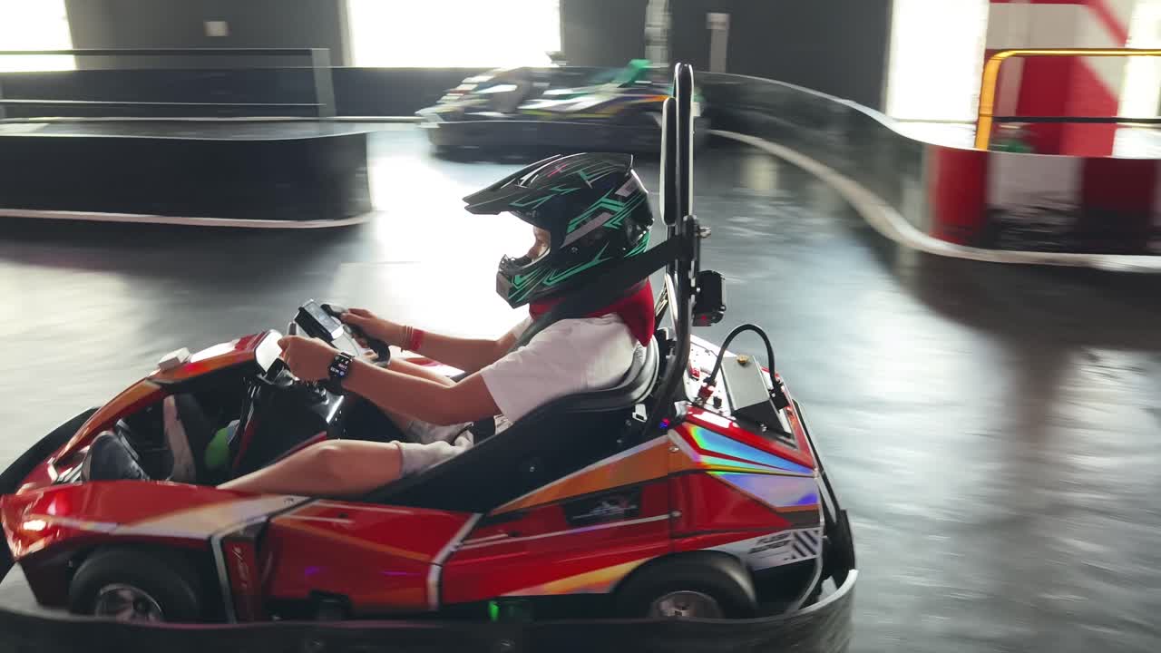 el go-karting es divertido.