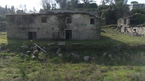vista aérea de las casas destruidas