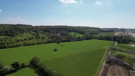 Drone-Revelan-Tiro-De-Hs2-Oxfordshire-Reino-Unido-Trabajos-De-Construcción-Campos-Agrícolas-Al-Sitio-De-Construcción