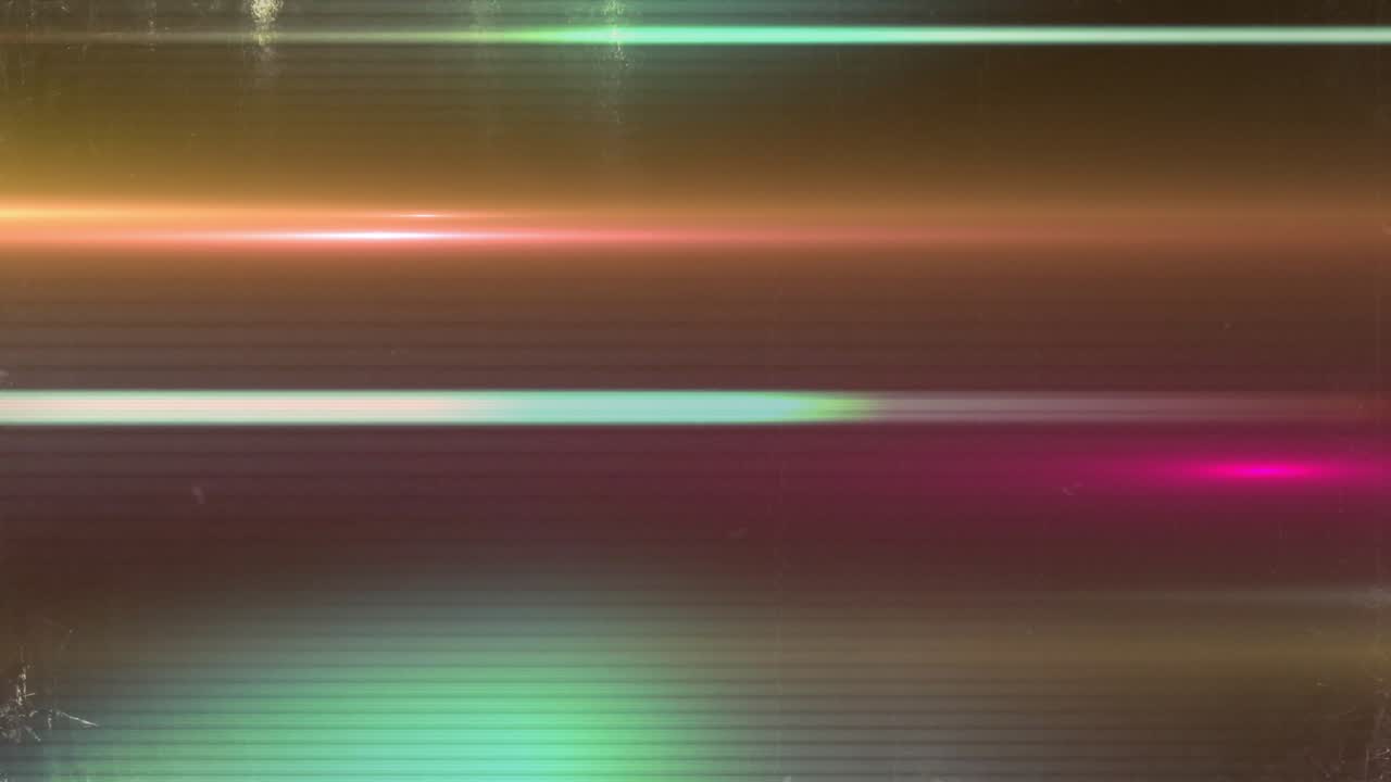 On startup amber band stretching, scanlines appearing and green glow pulsing showing rhythm