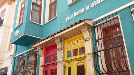 las puertas coloridas de istanbul