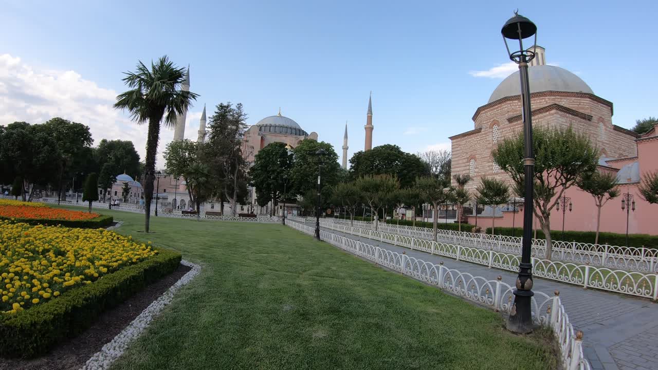 mezquita de hagia sophia, templo histórico en el centro de estambul, timelapse de movimiento