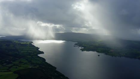 Lough-Derg,-Condado-De-Tipperary,-Irlanda,-Septiembre-De-2021