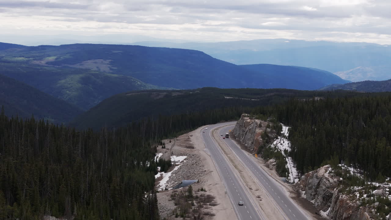 scenic drive en la carretera 97c entre merritt y kelowna
