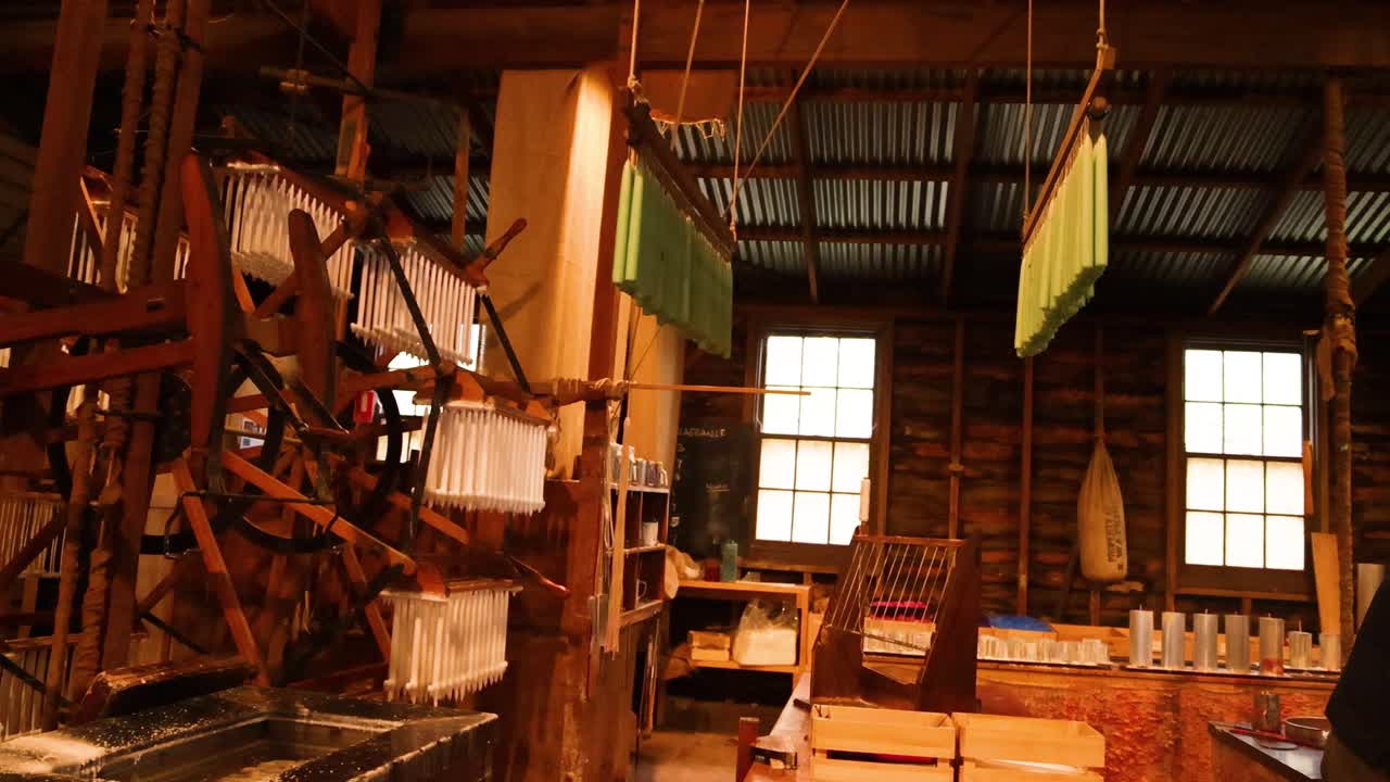 역사적인 환경에서 전통적인 불 제조 과정