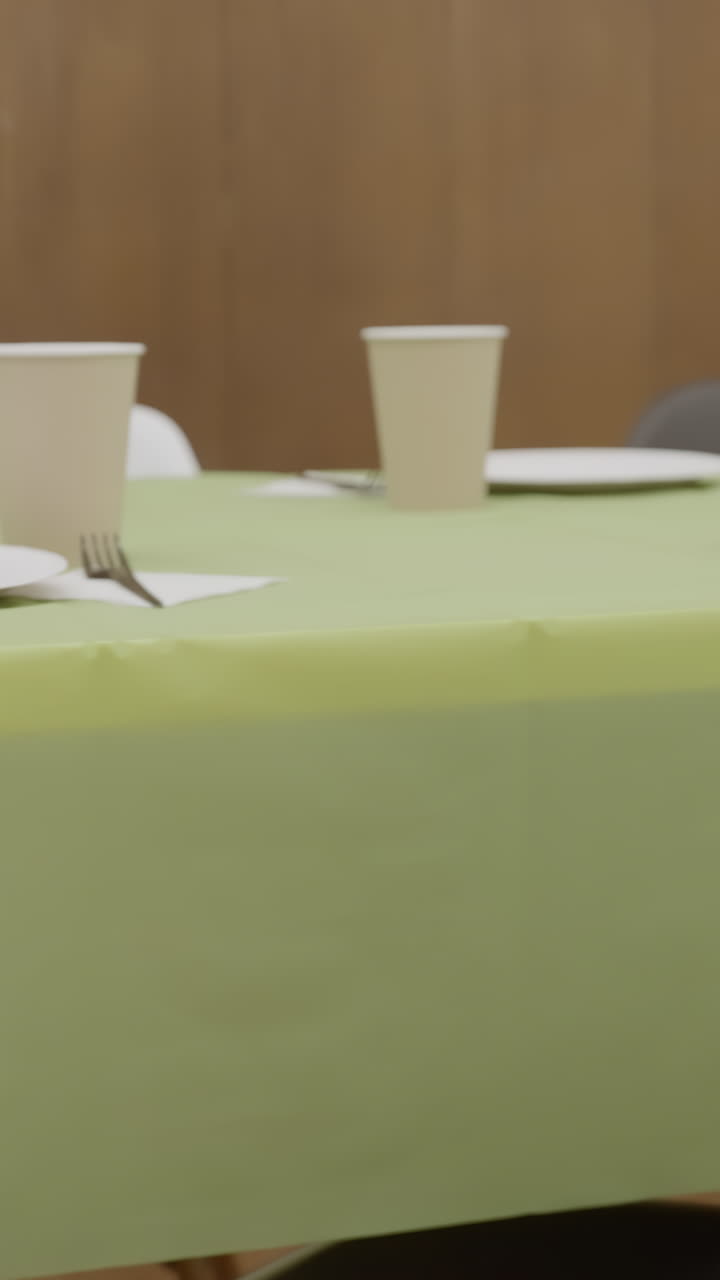 establecimiento de la mesa vacía