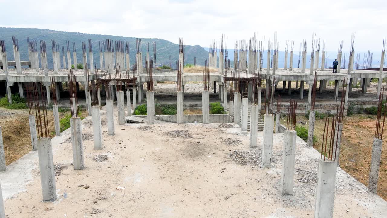 ingeniero africano inspector vigilancia operativo drone piloto