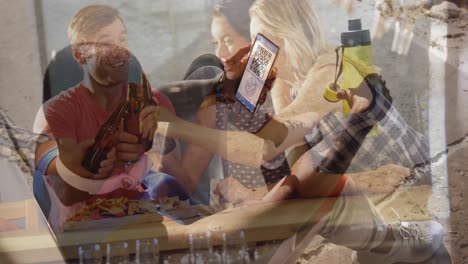 animación de un hombre con un teléfono inteligente con pasaporte de vacunación contra la covid-19 sobre personas que se divierten