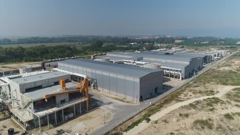 imágenes aéreas de una instalación de tratamiento y reciclaje de aguas residuales a gran escala