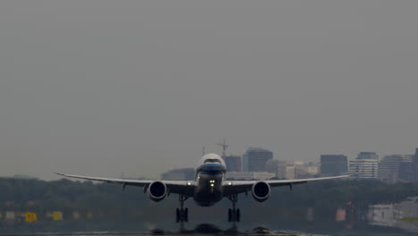 airbus a350-900 takeoff