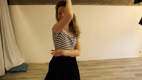 Bailarina-Adolescente-Talentosa-Bailando