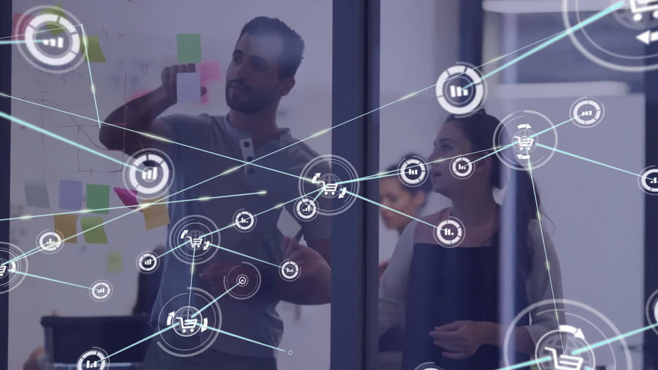 animación de la red de conexiones entre diversos colegas de tormenta de ideas en la oficina
