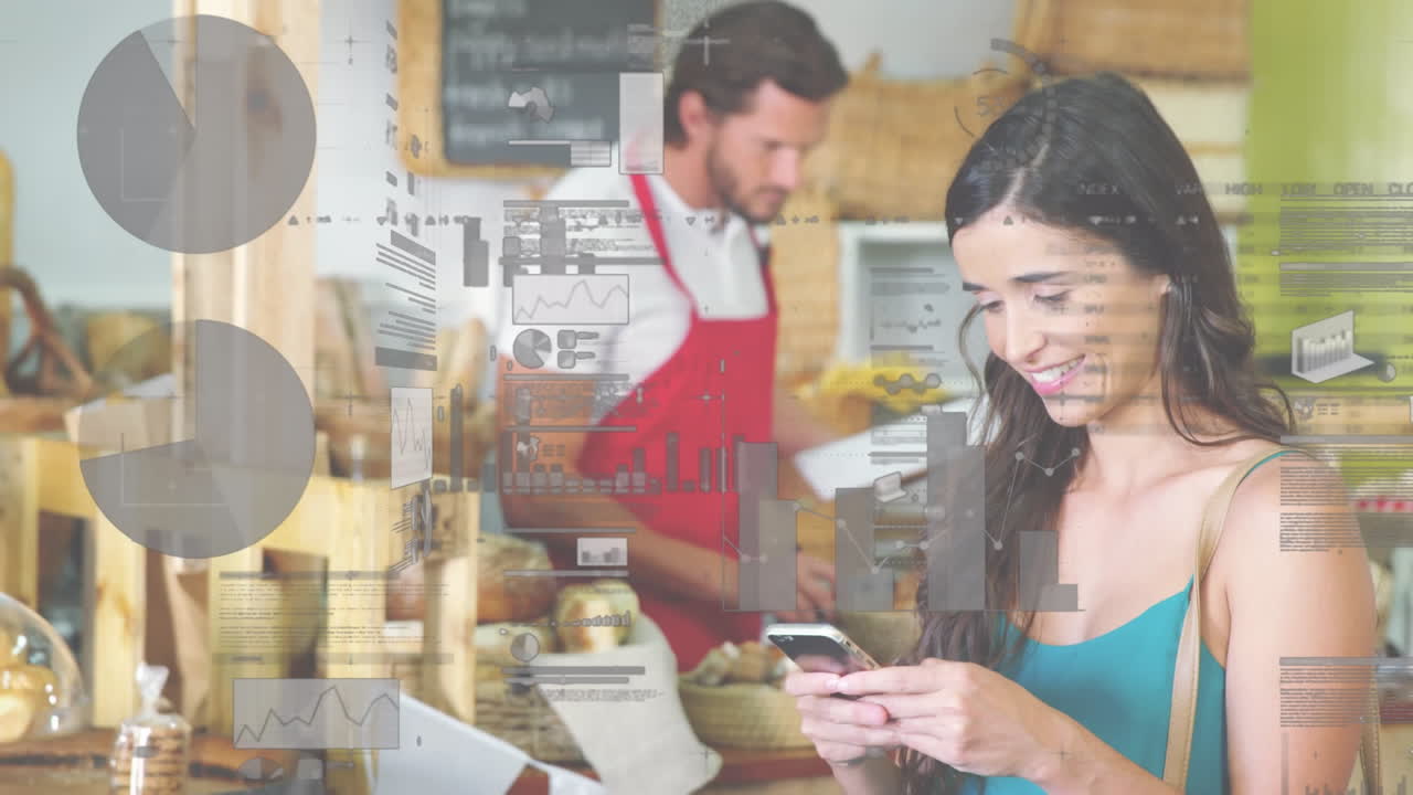 animación del procesamiento de datos financieros sobre una mujer caucásica mayor que usa un teléfono inteligente