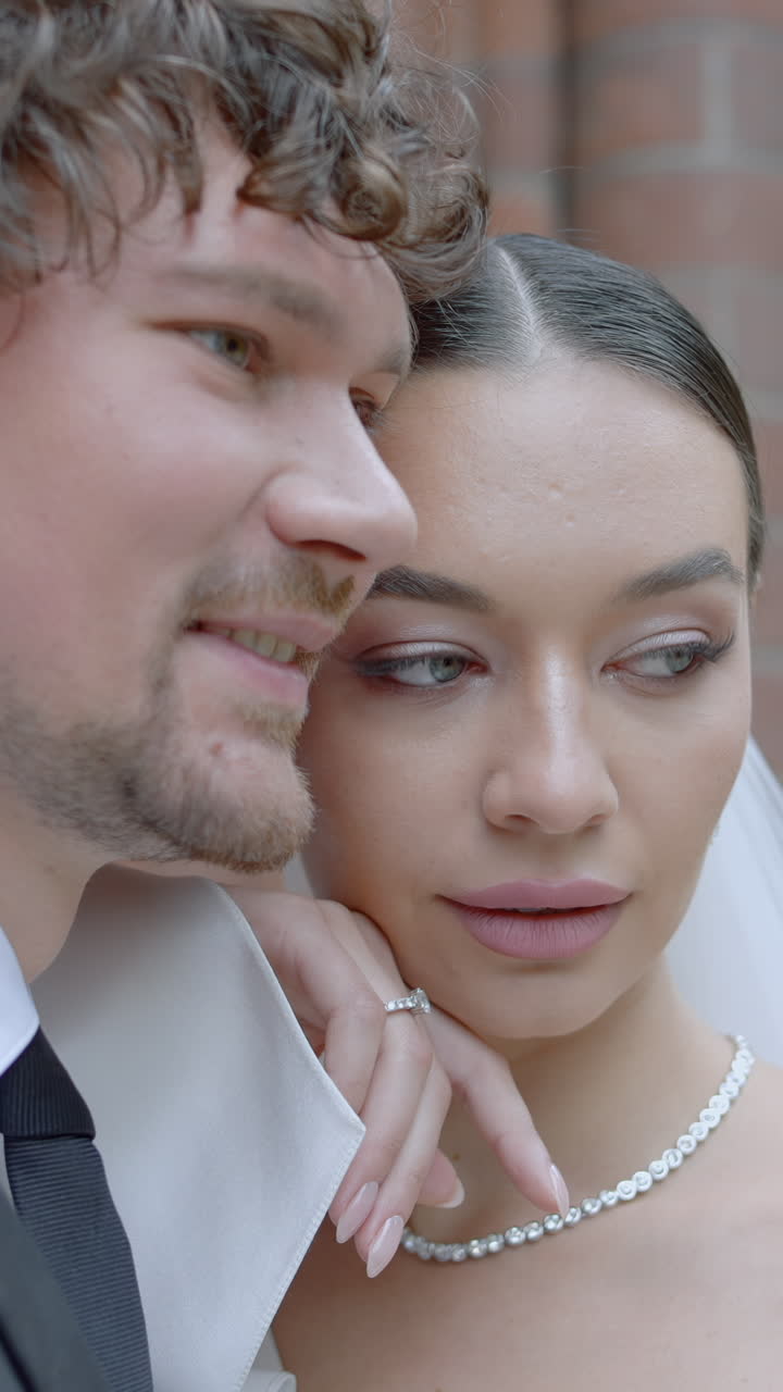 el retrato romántico de la boda de la pareja